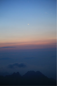 内纳取得胜利之路，法国足球联赛赛事激励人心